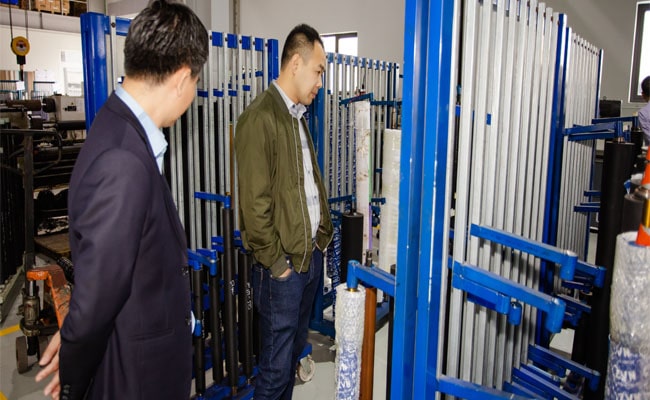 Trưng bày rulo cao su Trưng bày rulo cao su